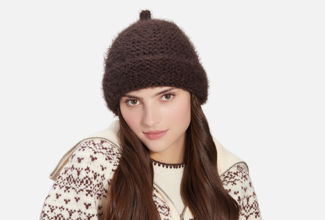Изображение товара Шапка Check Ya Head с хвостиком из пушистой пряжи для зимы