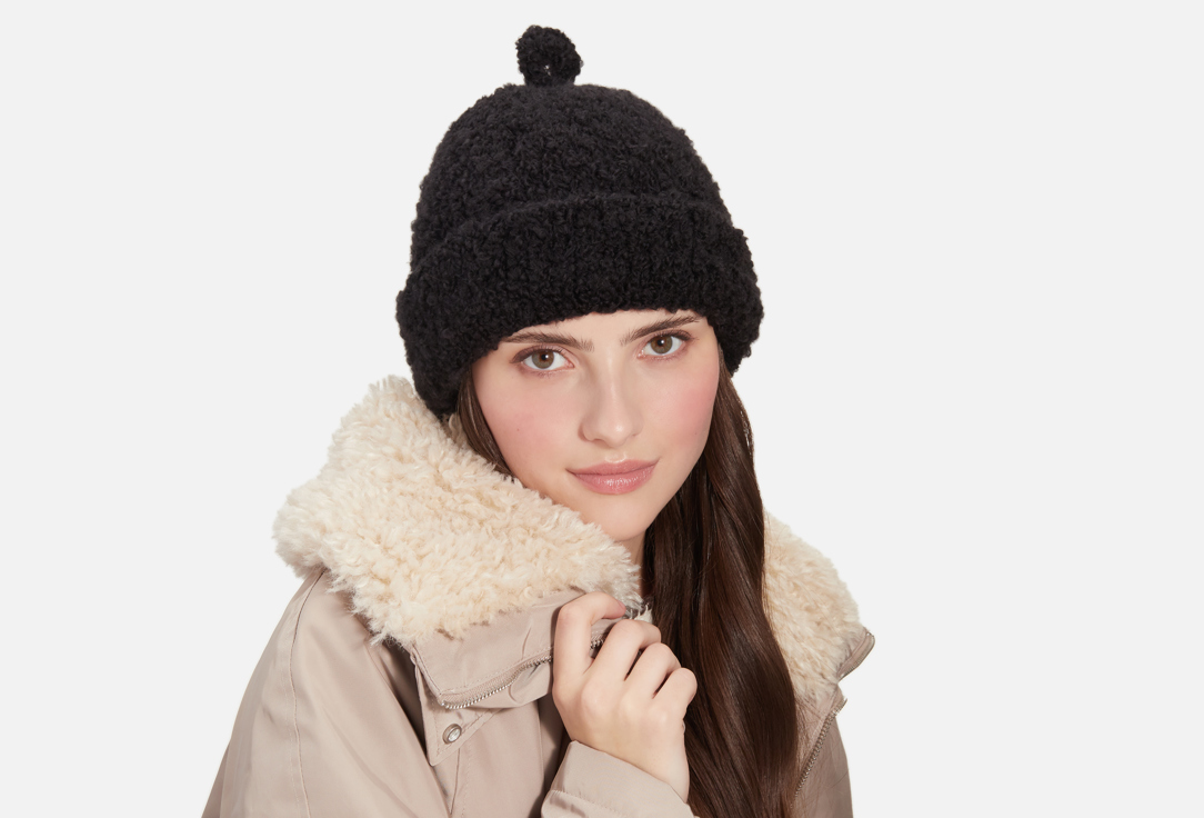 Изображение товара Стильная зимняя шапка с двойным отворотом и хвостиком-петелькой