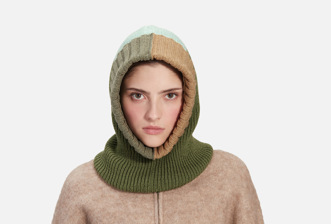 Изображение товара Яркий колорблок капюшон из шерсти и акрила для зимы универсальный