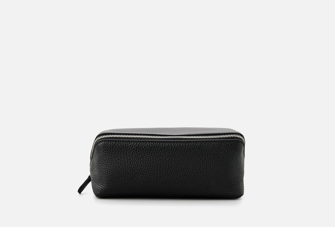 Изображение товара Кожаная косметичка Coccinelle STG SOFT SMALL черная вместительная стильная