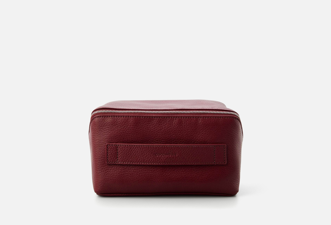 Изображение товара Кожаная косметичка Coccinelle STG SOFT LARGE вместительная и стильная