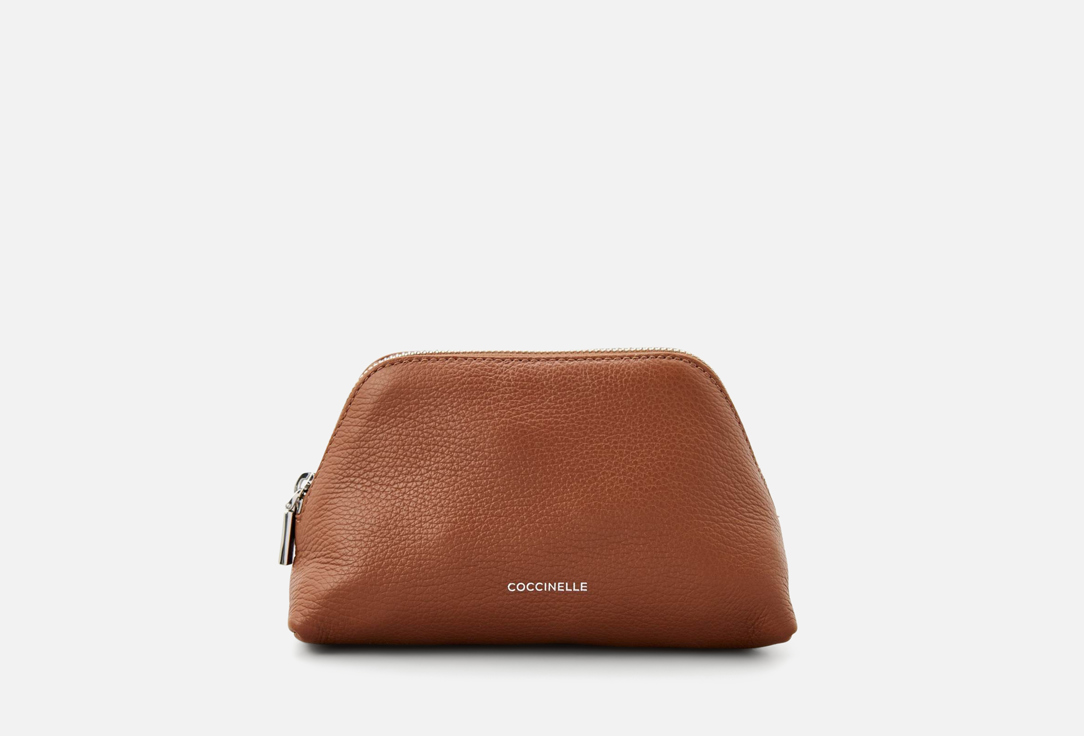 Изображение товара Косметичка Coccinelle HELGA LARGE из натуральной кожи Коричневая вместительная