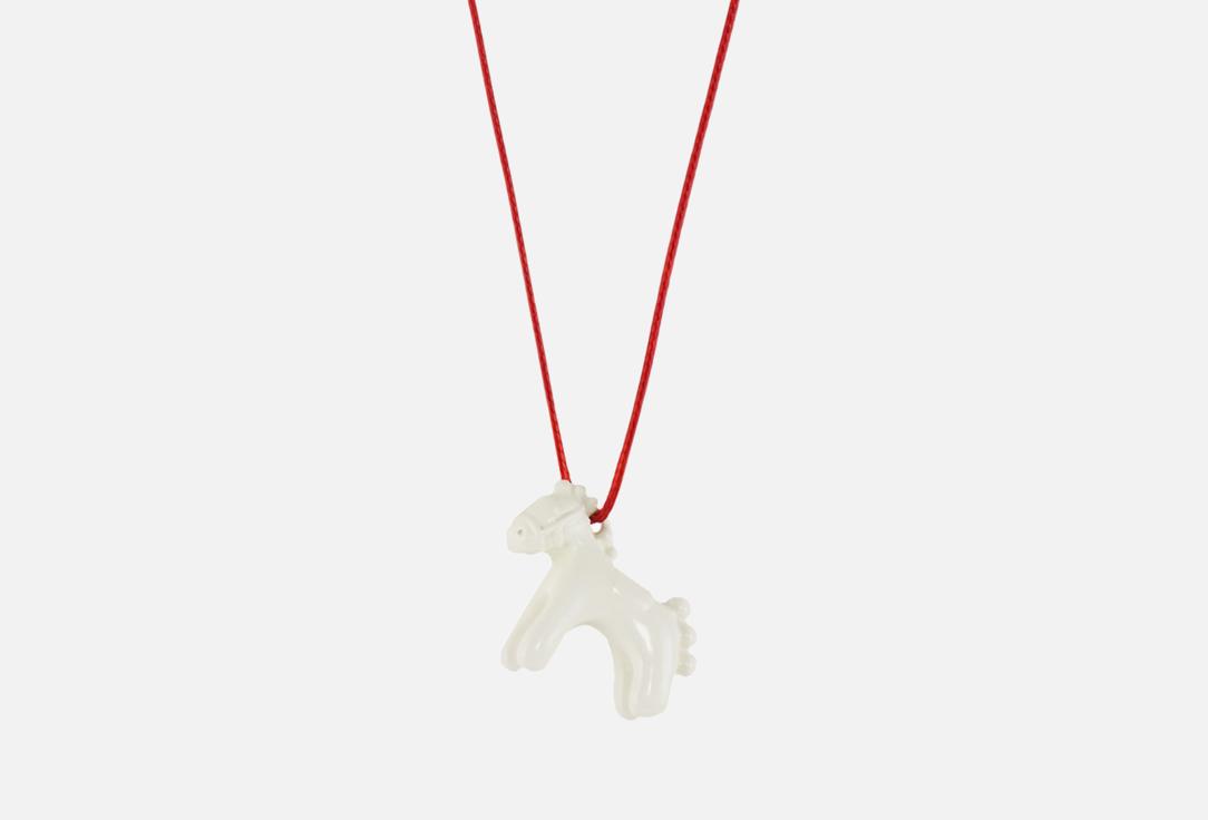 Изображение товара Колье Alerie-Accessories с подвеской Konik из керамики