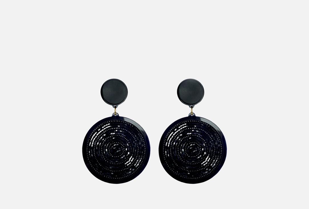 Изображение товара Клипсы La Family черные с вышивкой из пластика и бижутерного сплава 9 см