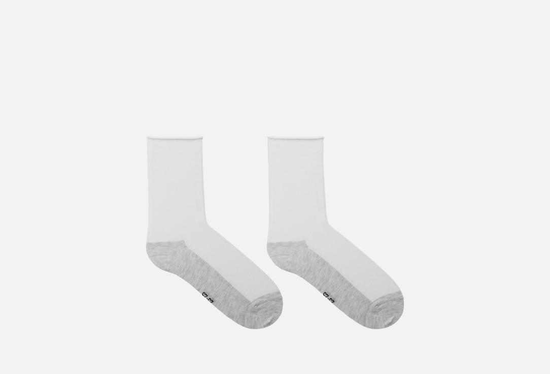 Изображение товара Женские высокие носки Mark Formelle белые из хлопка