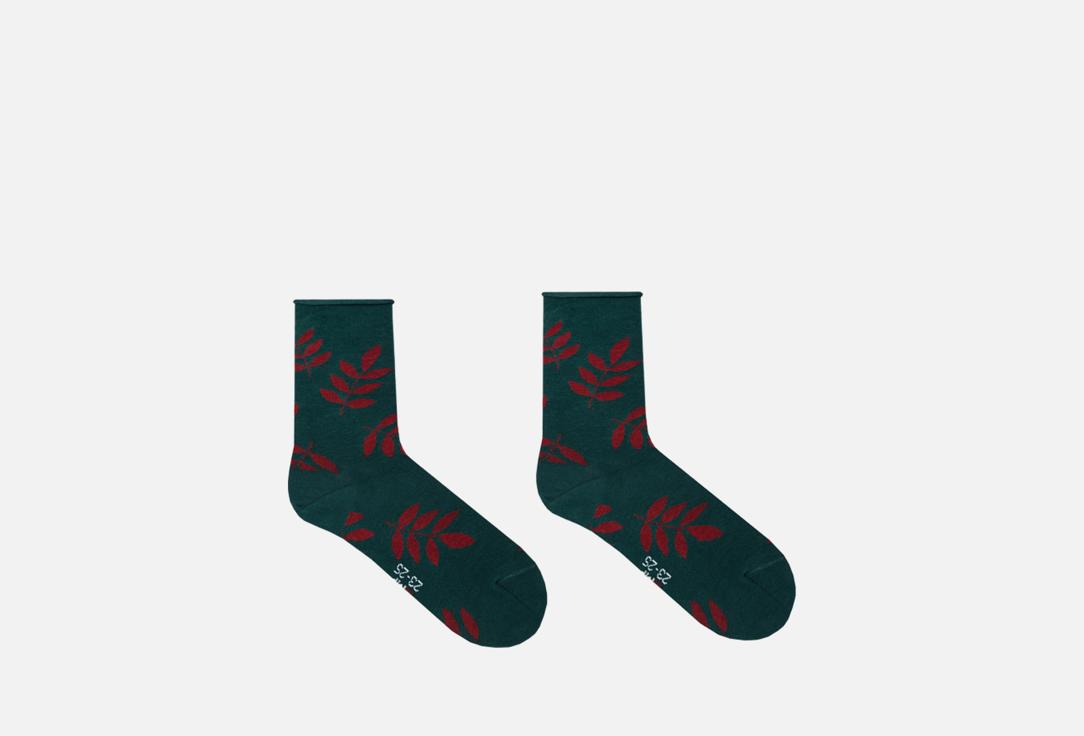 Изображение товара Женские высокие носки Mark Formelle с листьями