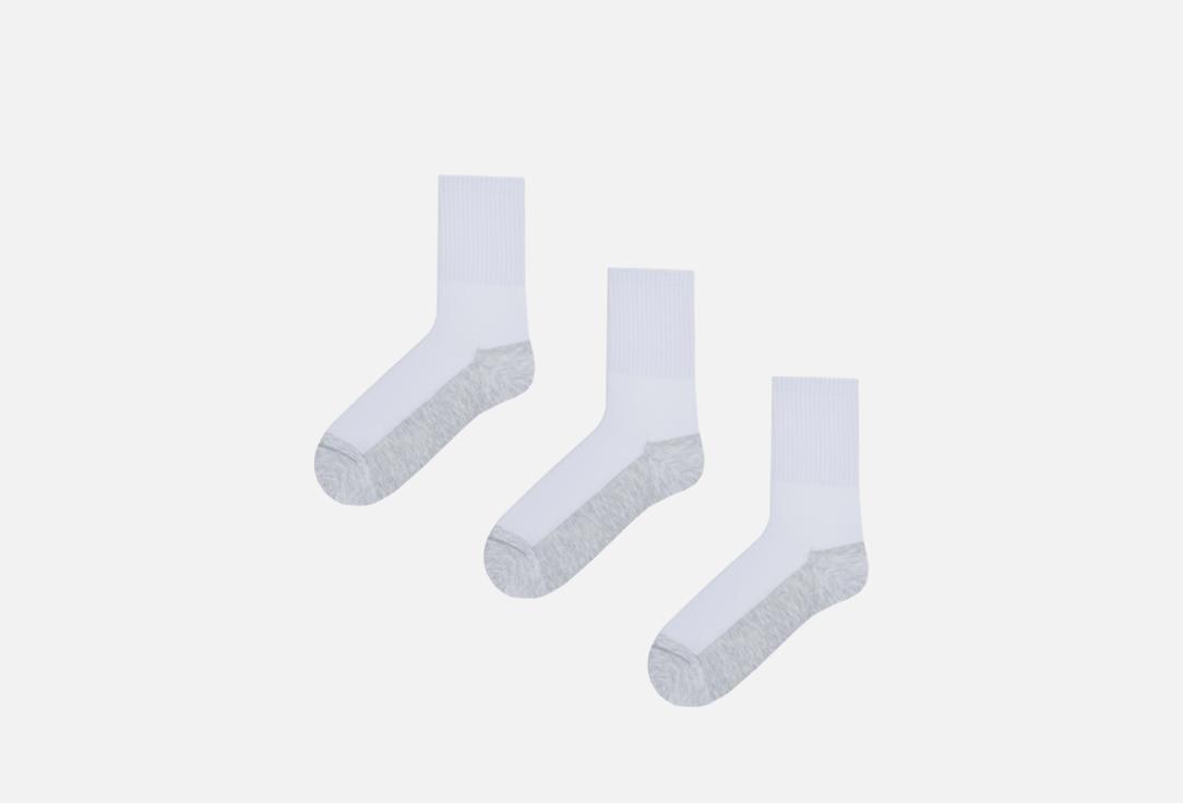 Изображение товара Комплект из 3 пар женских носков Mark Formelle демисезонных белых с высоким бортом