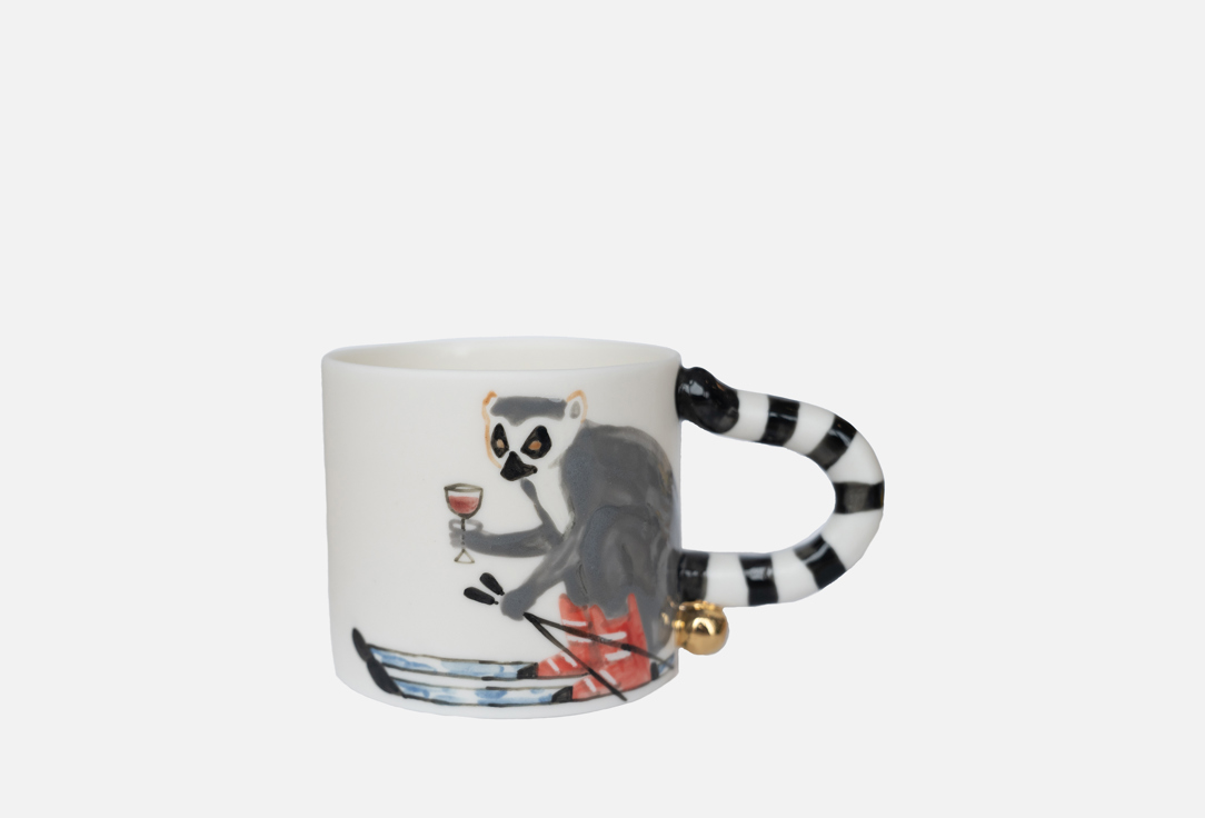 

Фарфоровая кружка POKHERA, Принт, Лемур "вперёд и спейся" с золотыми бубенцами 1 шт