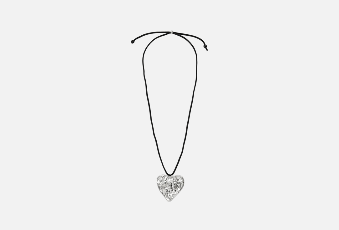 Изображение товара Колье BOCCIOLO HEART SL с рельефным сердцем из бижутерного сплава