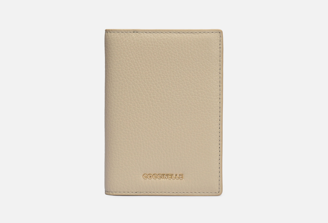 Изображение товара Кожаная обложка для паспорта Coccinelle METALLIC SOFT с дополнительными слотами