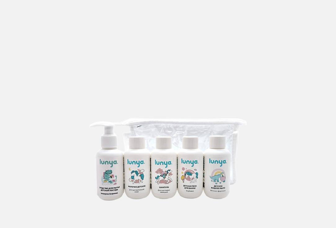 Изображение товара Детский дорожный набор 5 в 1 Lunya № 3 мини для ухода за малышом