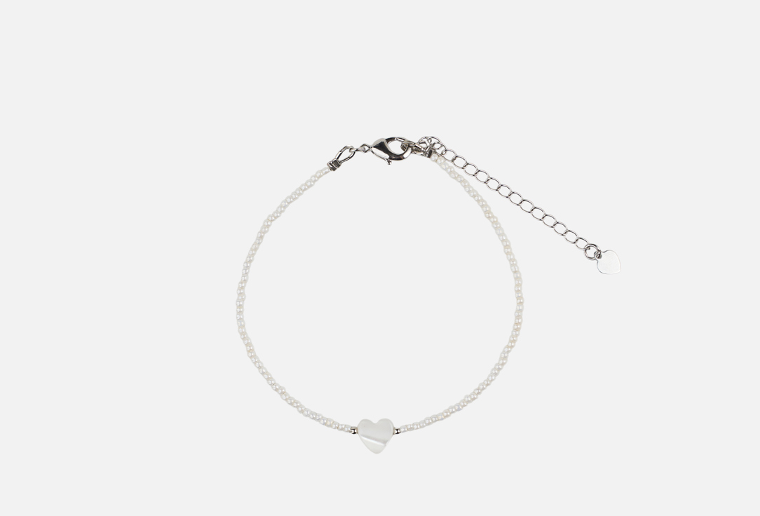 Из мелкого жемчуга с сердцем 1 шт 2090₽