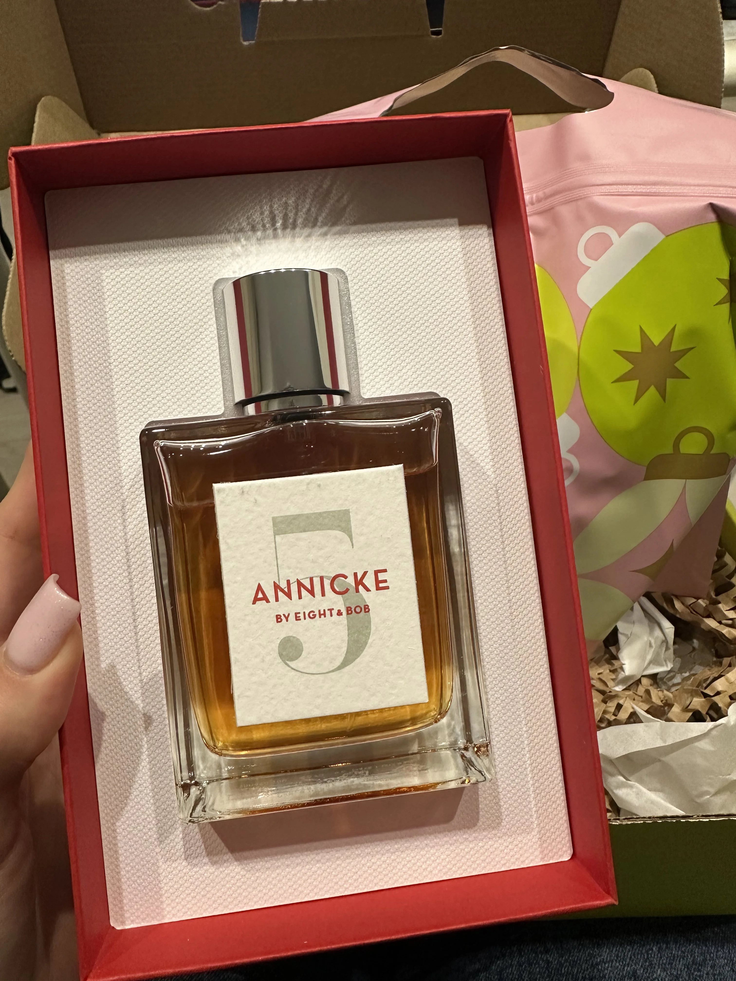 я долгое время их совсем не чувствовала, но с наступлением Морозов они стали сильнее и слаще пахнуть